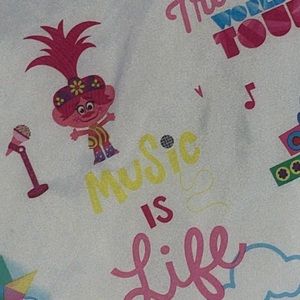TROLLS TWIN SIZE FLAT SHEET IN VERY GOOD CONDITION